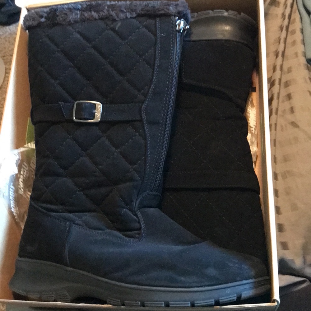 KHOMBU  black boots
